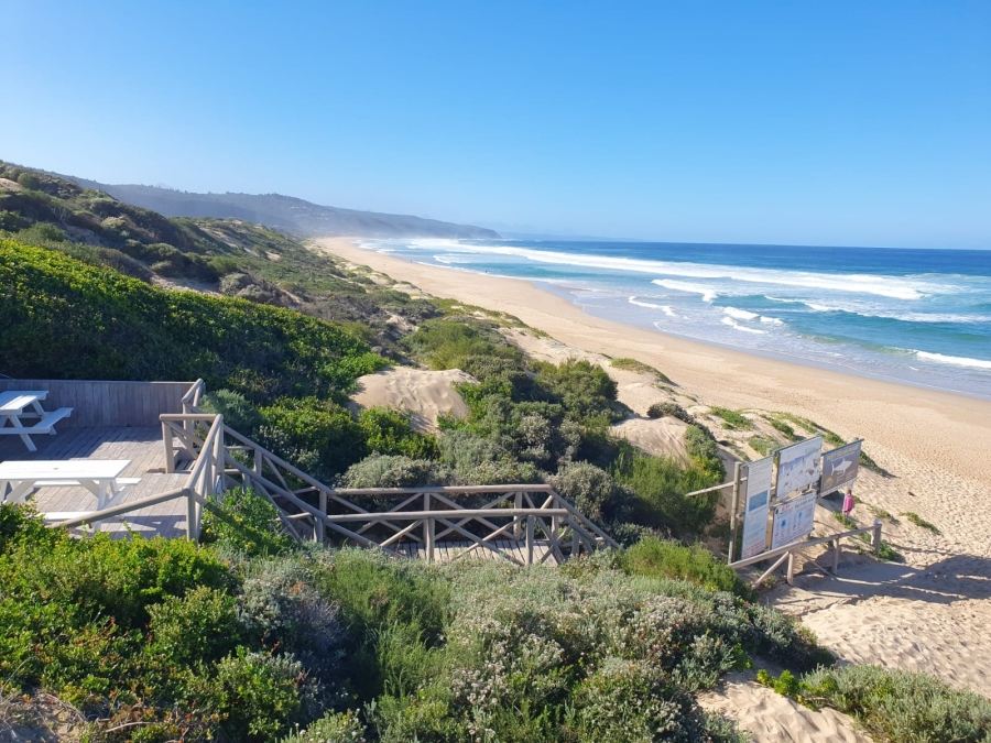 4 Bedroom Property for Sale in Keurboomstrand Western Cape